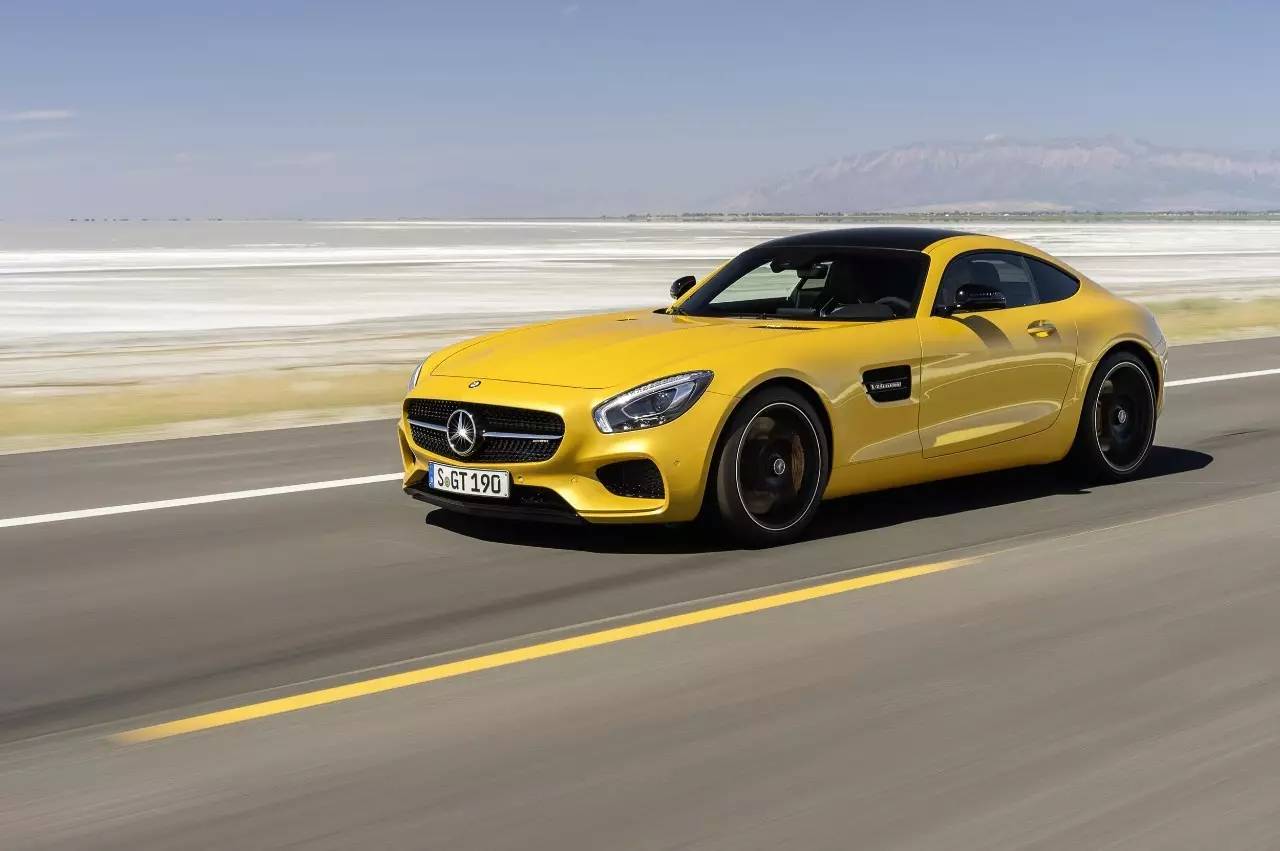 【高清汽車壁紙】奔馳AMG GT@中華汽車網(wǎng)校www.langfeiyes.cn